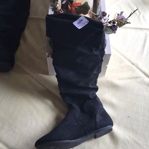 Black suede boots PULL ON